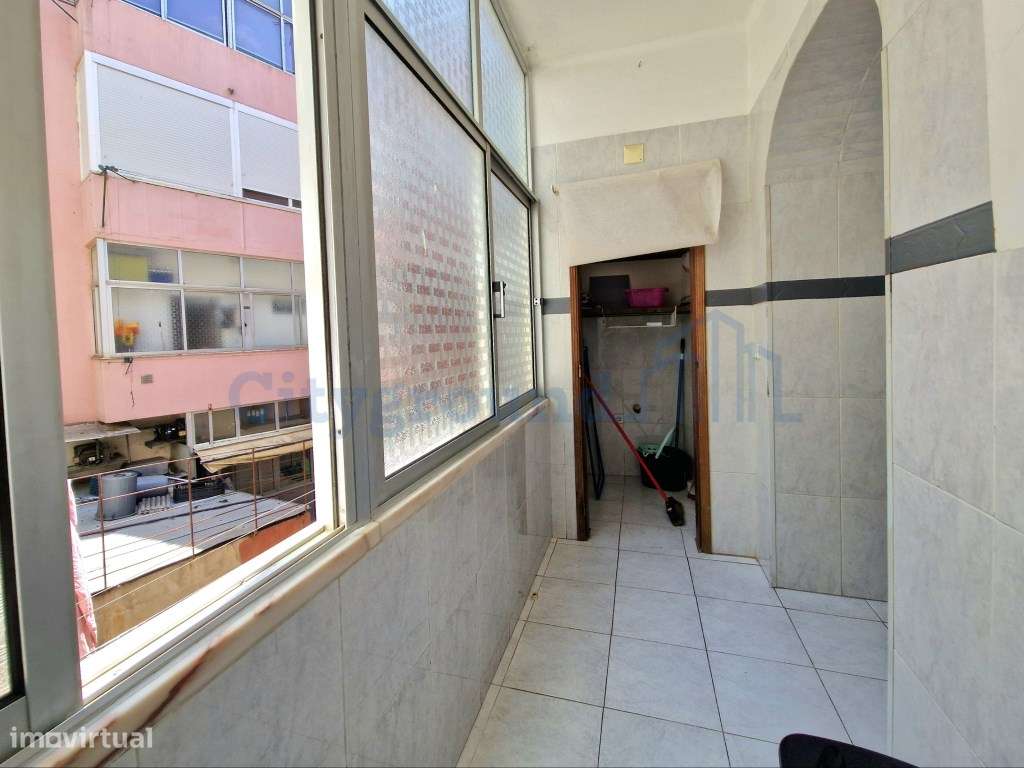 Apartamento T2+1 no centro de Moscavide-15