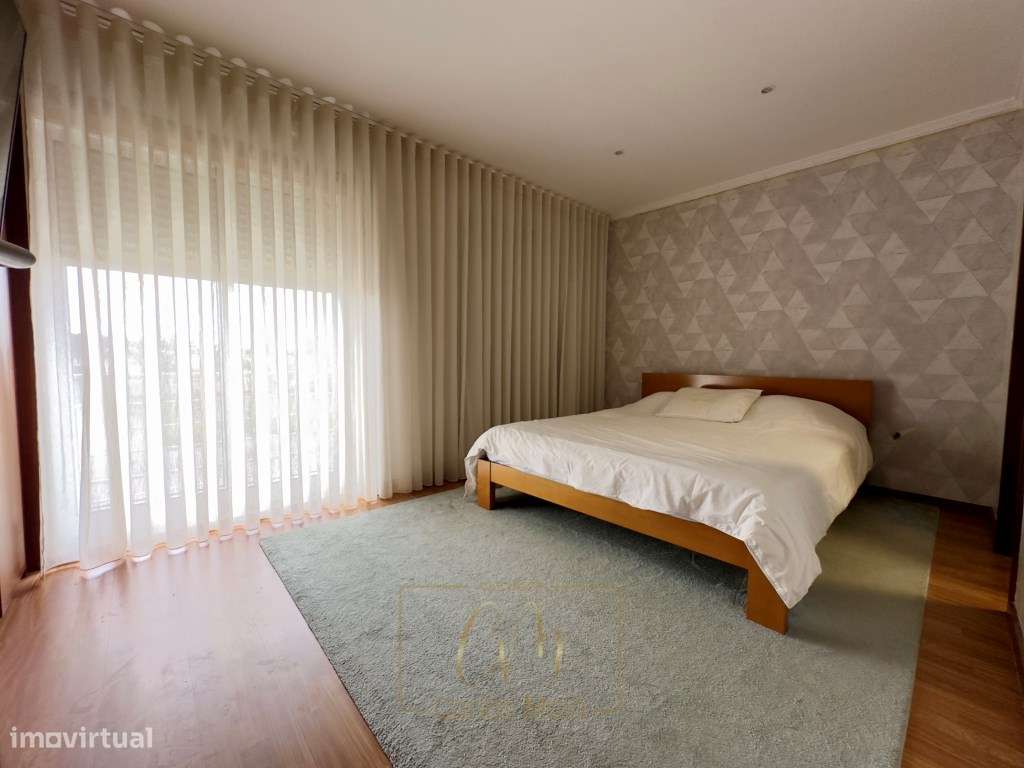 Moradia T4 com terraço, Sótão e Garagem-15