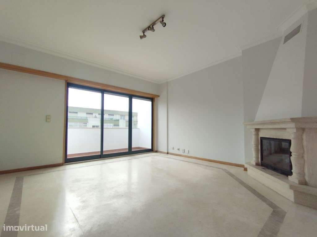 Apartamento T2 com Box e terraço em Oeiras - Grande imagem: 4/23