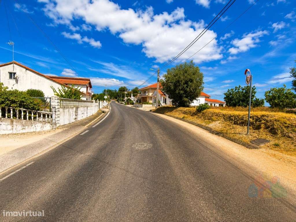 Terreno urbanizável a 5 minutos de Tomar-8