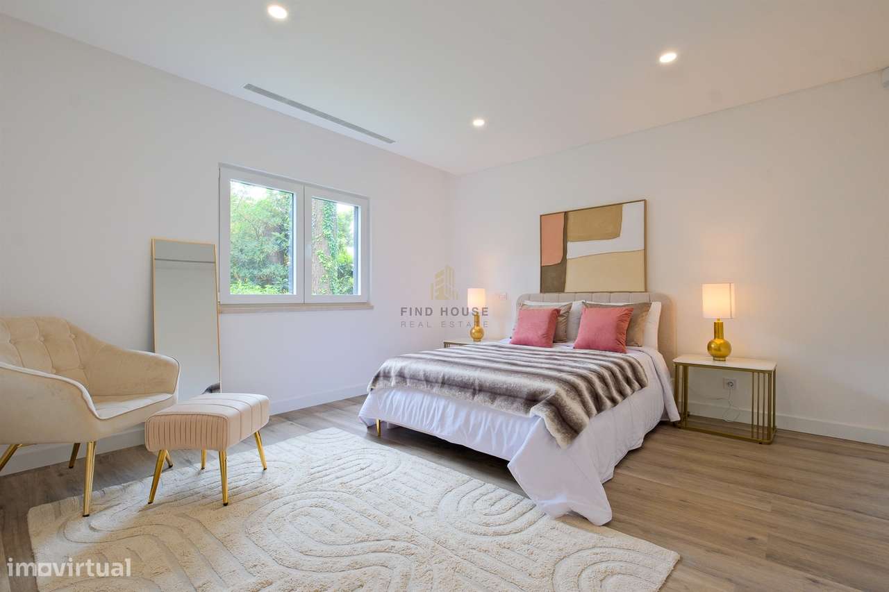 Moradia T4 de Luxo Totalmente Remodelada na Herdade da Aroeira-21