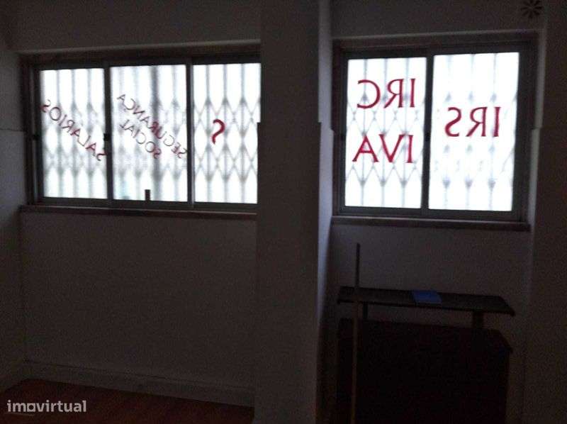 Arrendamento espaço comercial na Rua Coronel José Lemos, 2 A Venteira - Grande imagem: 4/4