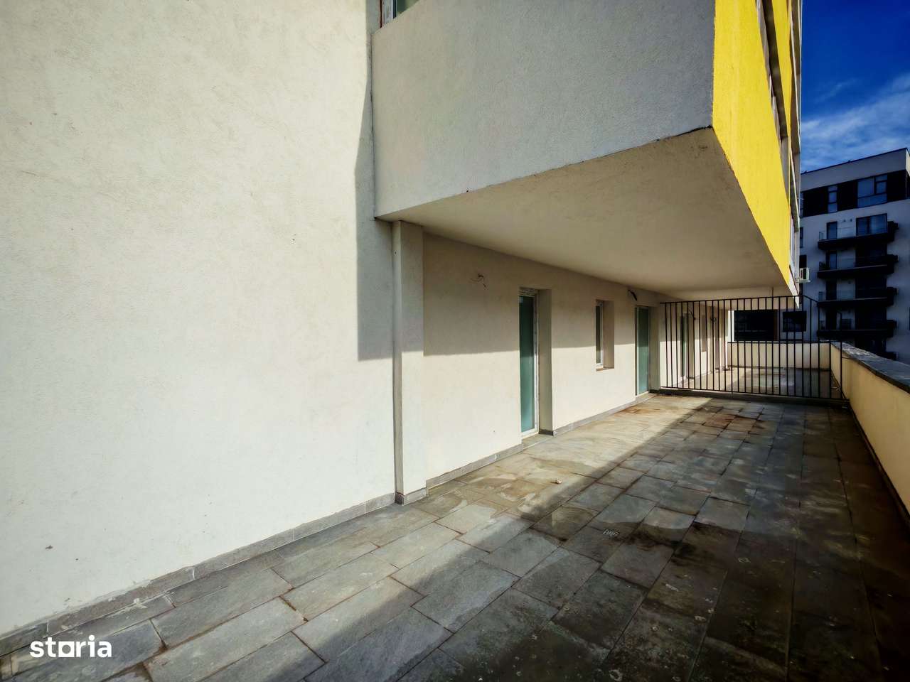 Apartament 2 camere decomandat,TERASA  130 mp, Vedere SUPERBA,PARCARE - Imagine principală: 5/8