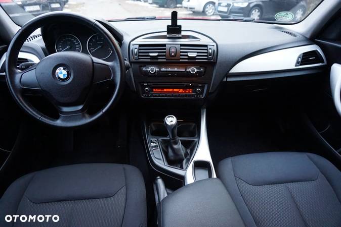 BMW Seria 1 114i - 12