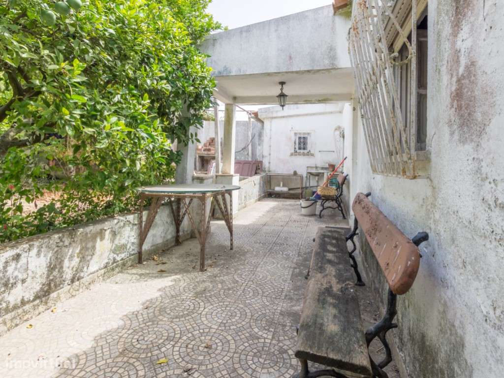 Moradia Isolada T3 - Sobreda - Oportunidade-7