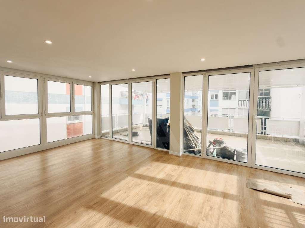 Apartamento T3 Renovado com Terraço em Odivelas - Grande imagem: 3/32