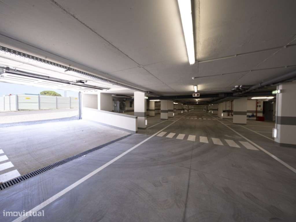 Apartamento T2 Novo no Seixal Baía com Terraço e Estacionamento-29