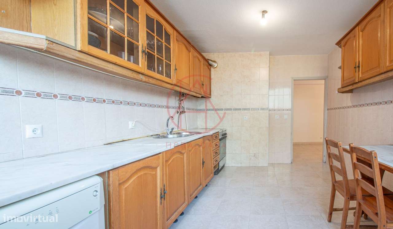 APARTAMENTO T3 1º andar c/ elevador - Sto Antonio da Charneca-14