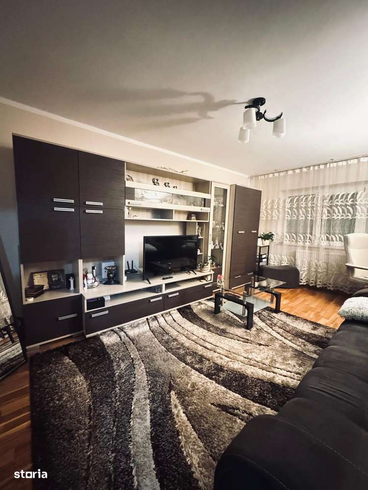 AV667 Apartament 3 camere, decomandat, etaj 2, 68mp, zona Lunei-6