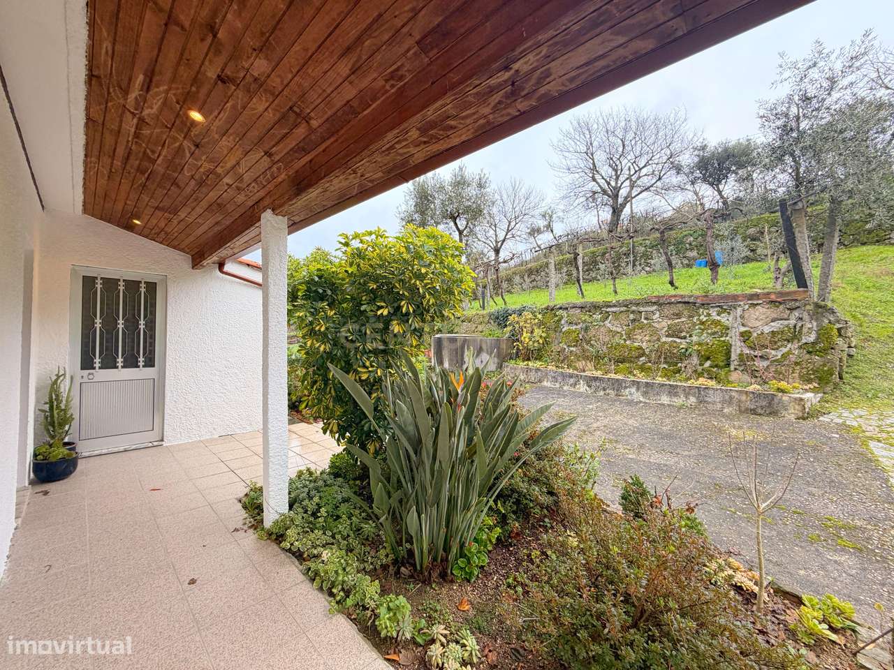 Moradia de quatro quartos com Terreno de 2.069 m², em Anreade, Resende - Grande imagem: 4/28