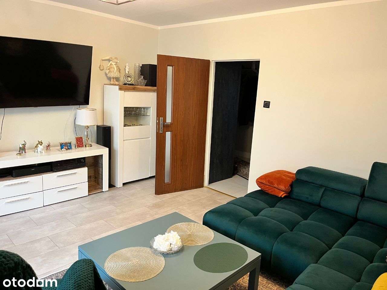 I piętro, do zamieszkania 2 pokoje Lubań-4