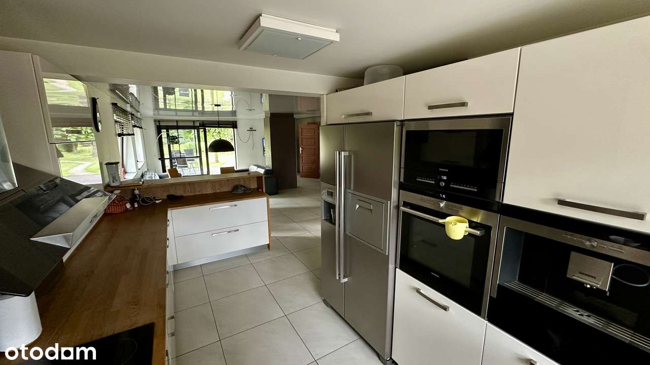 Przestronny dom z garażem i ogrodem blisko lasu-10