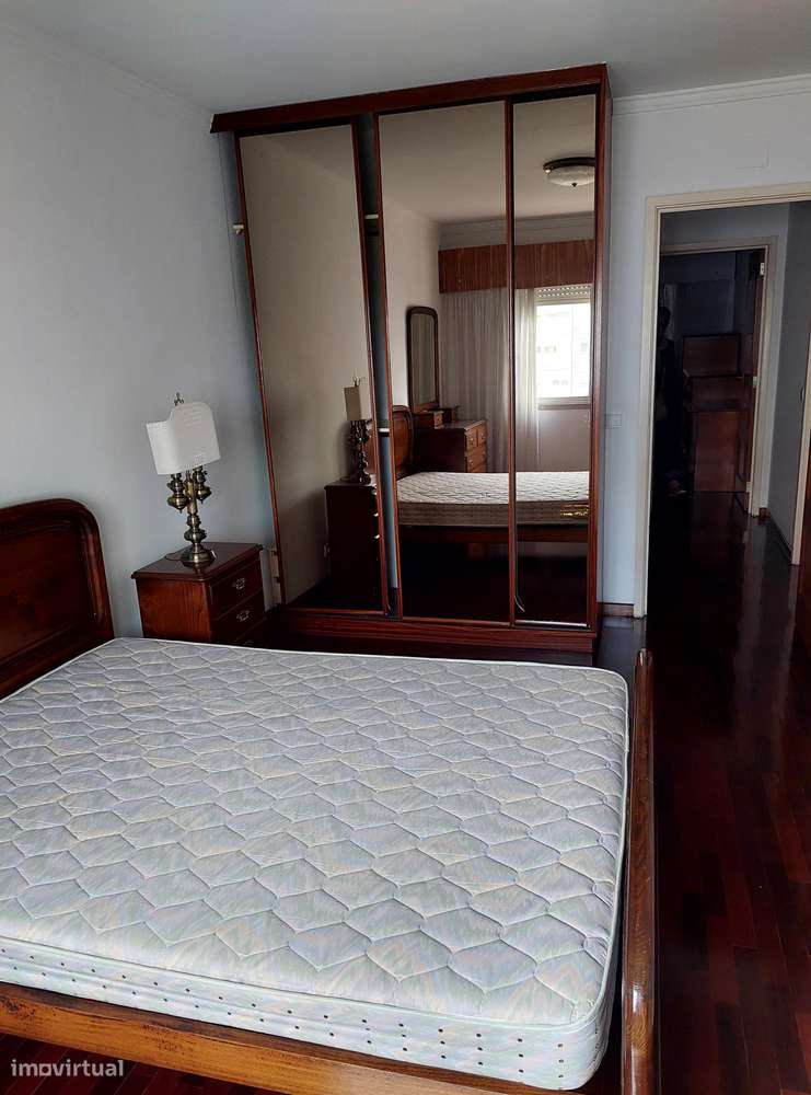 T2, na Encosta do Sol, mobilado, junto ao metro e autocarros - Grande imagem: 5/14