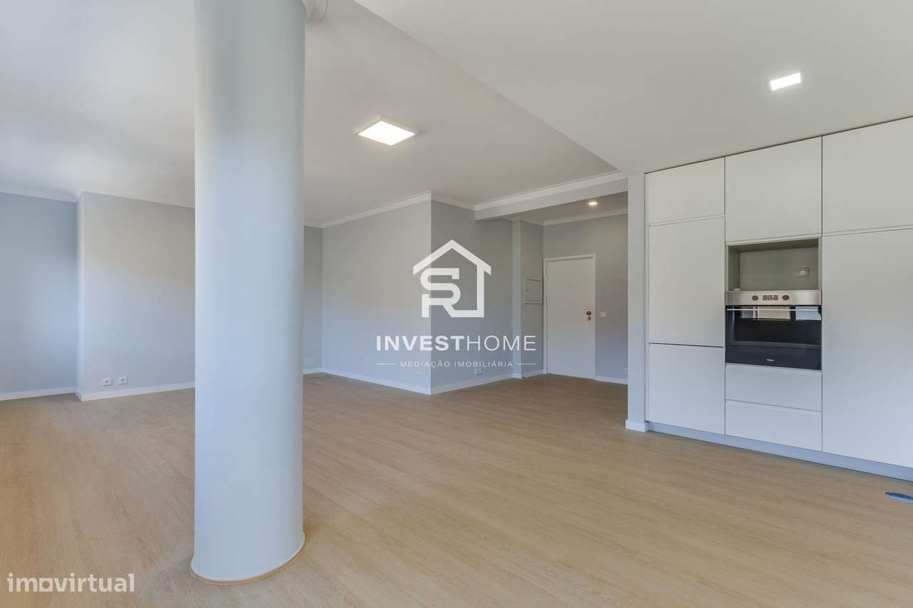 Apartamento T2+1 | Renovado | Boas Áreas | Varanda | 2 Lugares Garagem-8