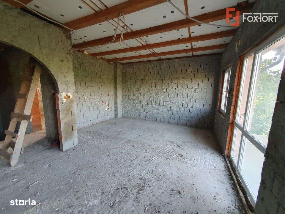 Casa individuala cu 5 camere si 2 bai, Central Jebel-15