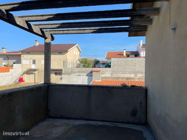 Moradia T4 Localizada Em Cacia