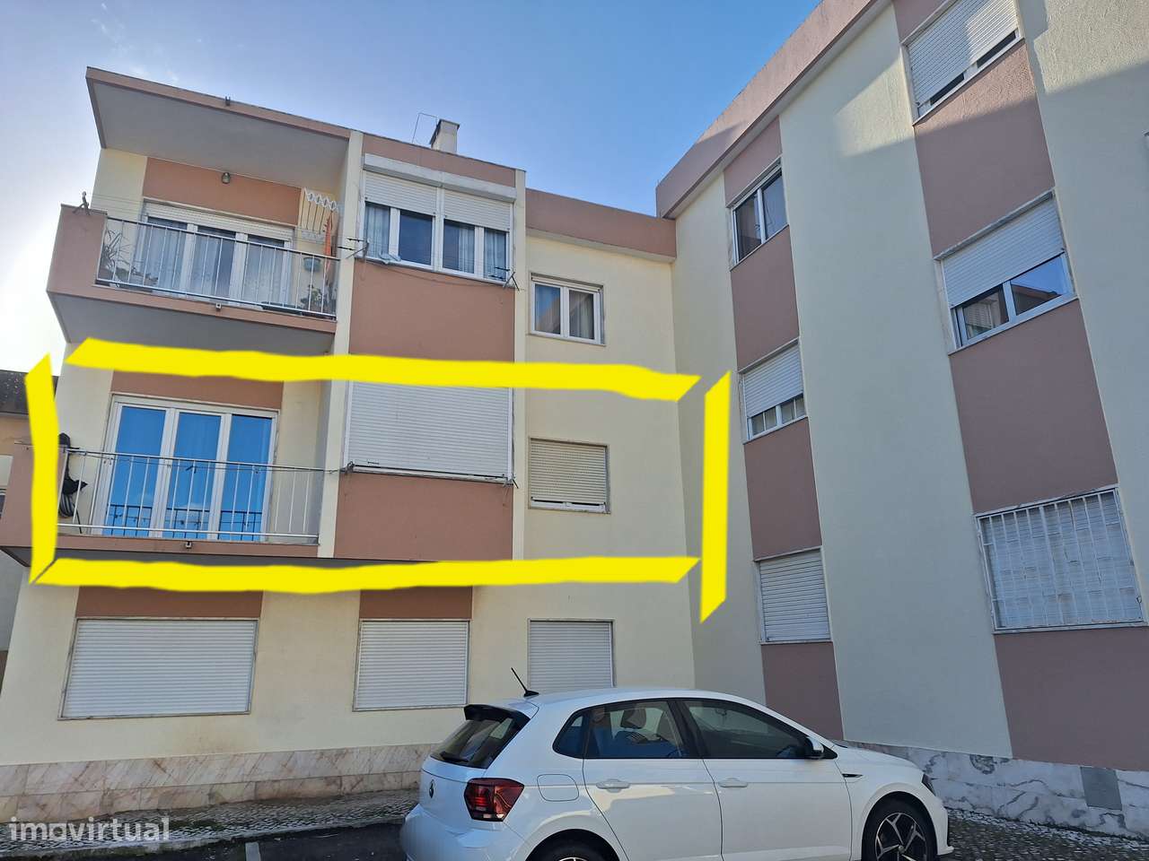 Moderno Apartamento c/ boa área , varanda e arrecadação-19