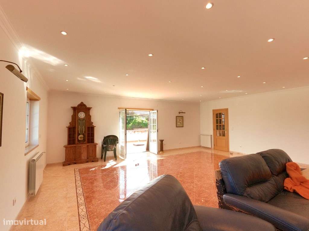 Moradia T4 com jardim, piscina e garagem, muito perto de Óbidos e d... - Grande imagem: 4/45