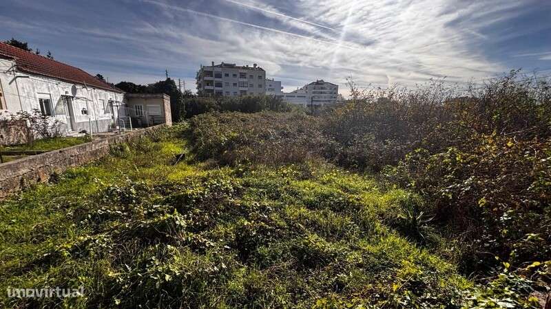 Terreno urbano com 2.050 m2 em Tavarede-7
