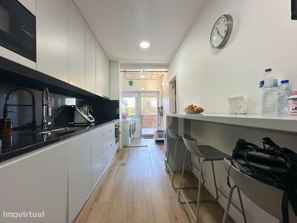 Vende-se Apartamento T3 renovado, junto ao metro do ISMAI - Grande imagem: 4/26