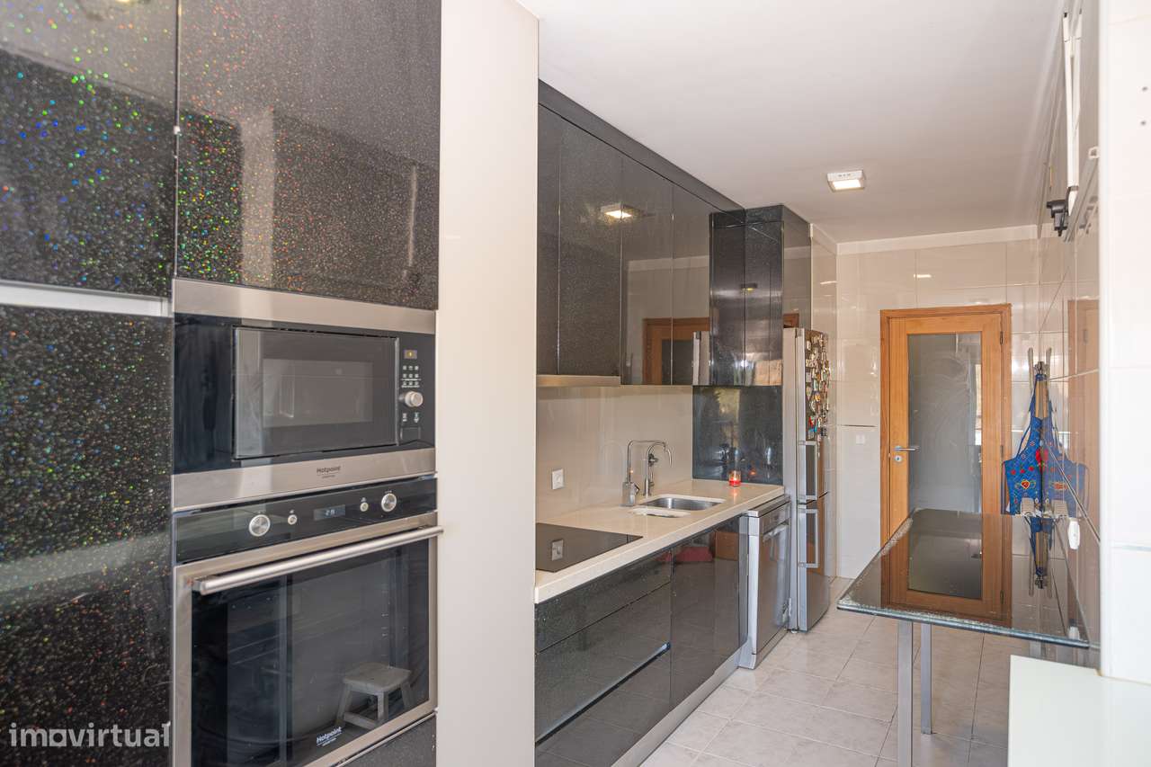 T3 com Suíte | Condomínio Fechado com Piscina | Barcelinhos-10