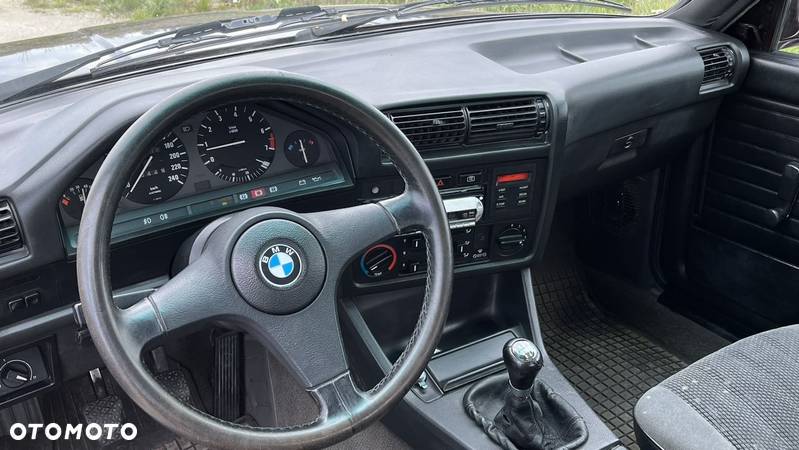 BMW Seria 3 316i - 21