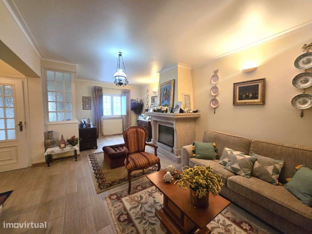 Excelente Moradia T6 com Quintal e Garagem - Próxima de Alter do Ch...-1