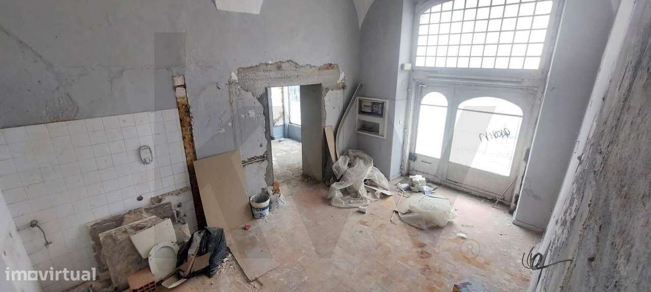 Duas lojas no Centro histórico de Cascais, com porta para a rua, ideal - Grande imagem: 4/8