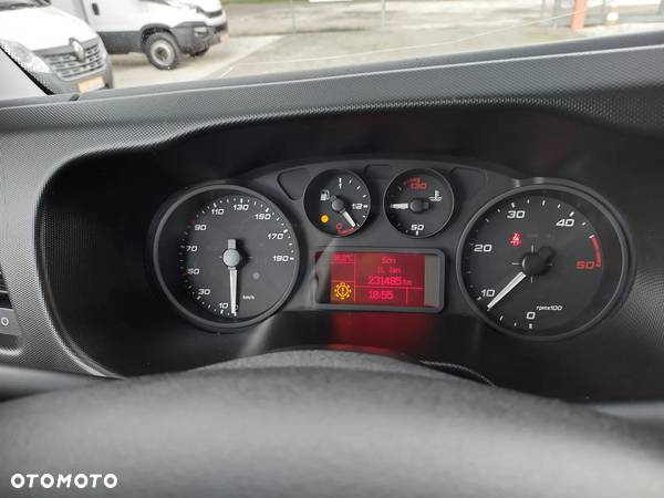 Iveco Daily 35S16 2.3HPi, Kontener 8PAL, klima - 12