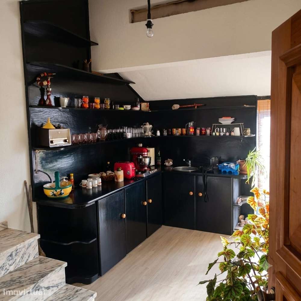 Apartamento T2 com terraço, varanda e 3 casas de banho-23