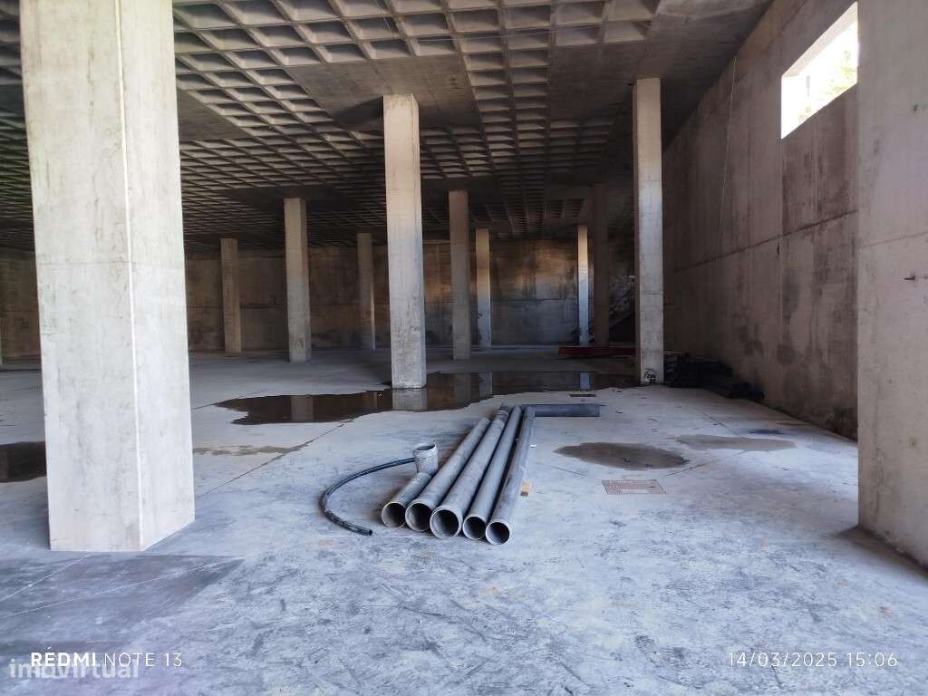 Armazém para arrendar no Prior Velho - Grande imagem: 4/7