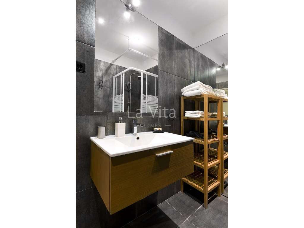 T1+1, totalmente remodelado, com licença de AL,. Bairro do Rosário,...-16