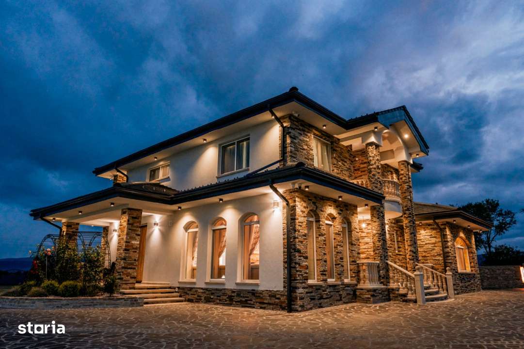 Casa exclusivista cu arhitectura unica, 320mp utili, Horodnic de Sus, - Imagine principală: 3/19