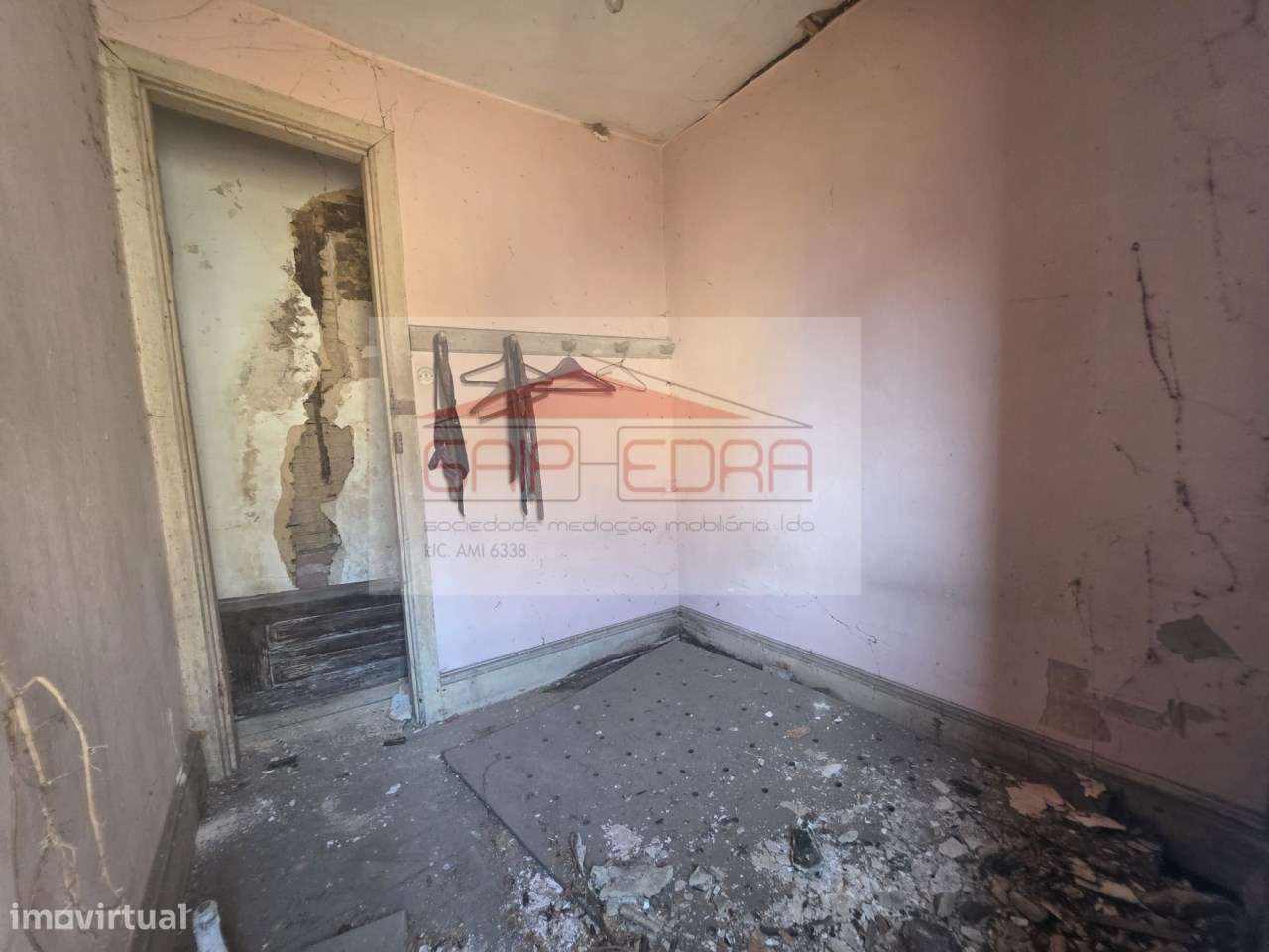 Moradia térrea com terreno 140 000 € em Esmoriz para restauro-9