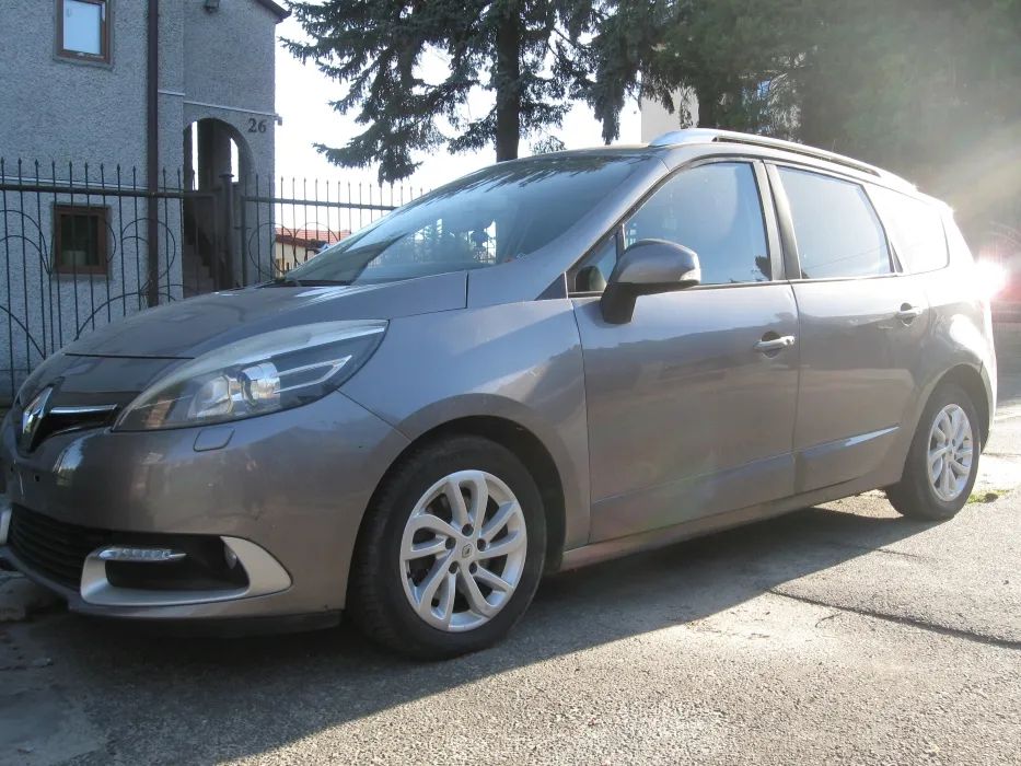 Renault Grand Scenic III dCi 110 EDC Dynamique 2013