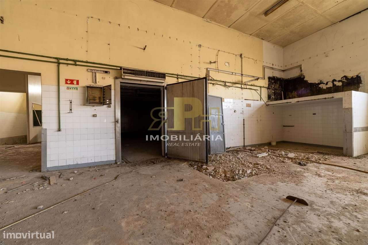 Armazém T6 Venda em Alcanhões,Santarém-18