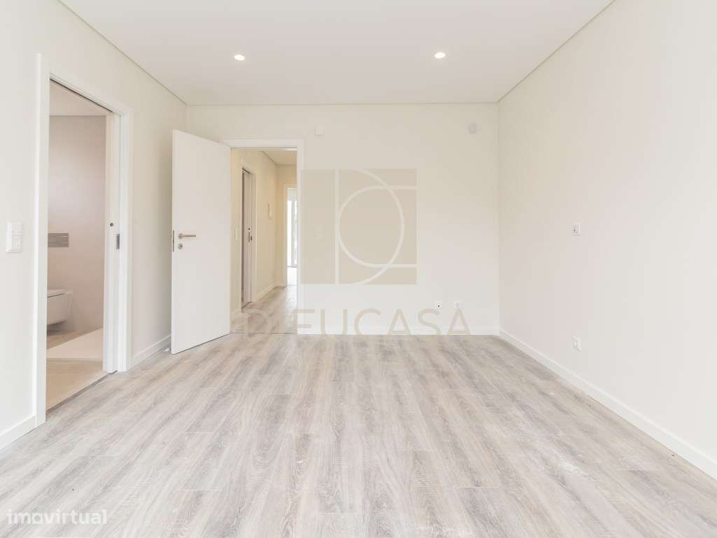 Moradia Isolada T4 c/ Piscina e Garagem-30