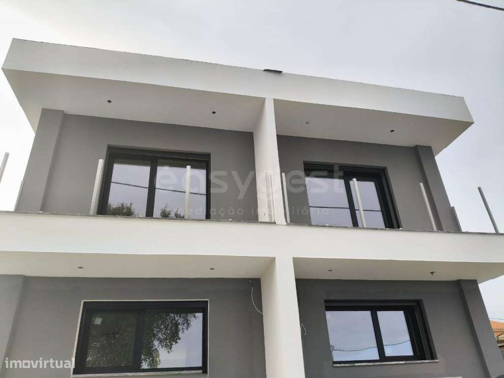 Moradia Geminada T3 com 2 suítes e varandas - Grande imagem: 4/15