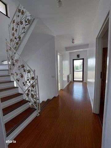 Casă modernă spatioasa P+2, 300 mp utili, 7 camere, parcare, utilitati - Imagine principală: 4/16