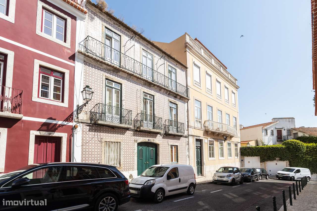 T2 Remodelado com Terraço no Príncipe Real, Lisboa-43