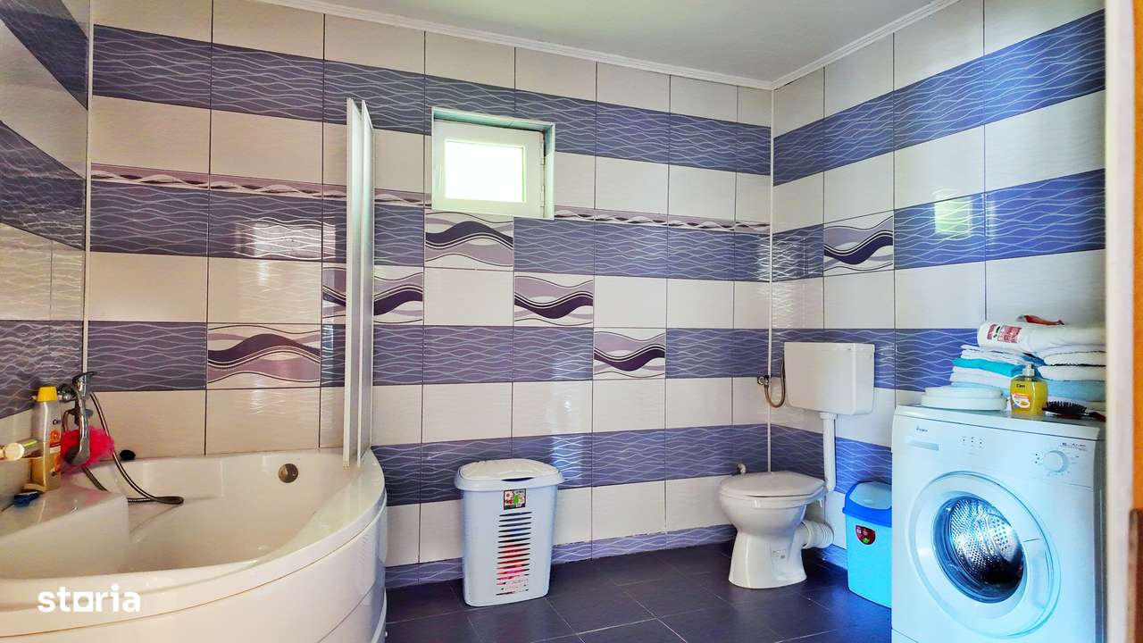 Vindem casa in Lumina-10