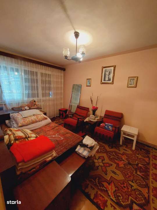 Apartament 4 camere, 83 mp, balcon, etaj 2 din 4, Manastur-2