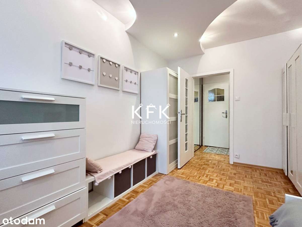 Pierwsze piętro Balkon Oddzielna Kuchnia FILM-8