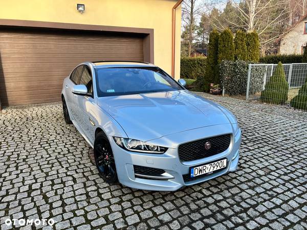 Jaguar XE 2.0 D R-Sport - 13