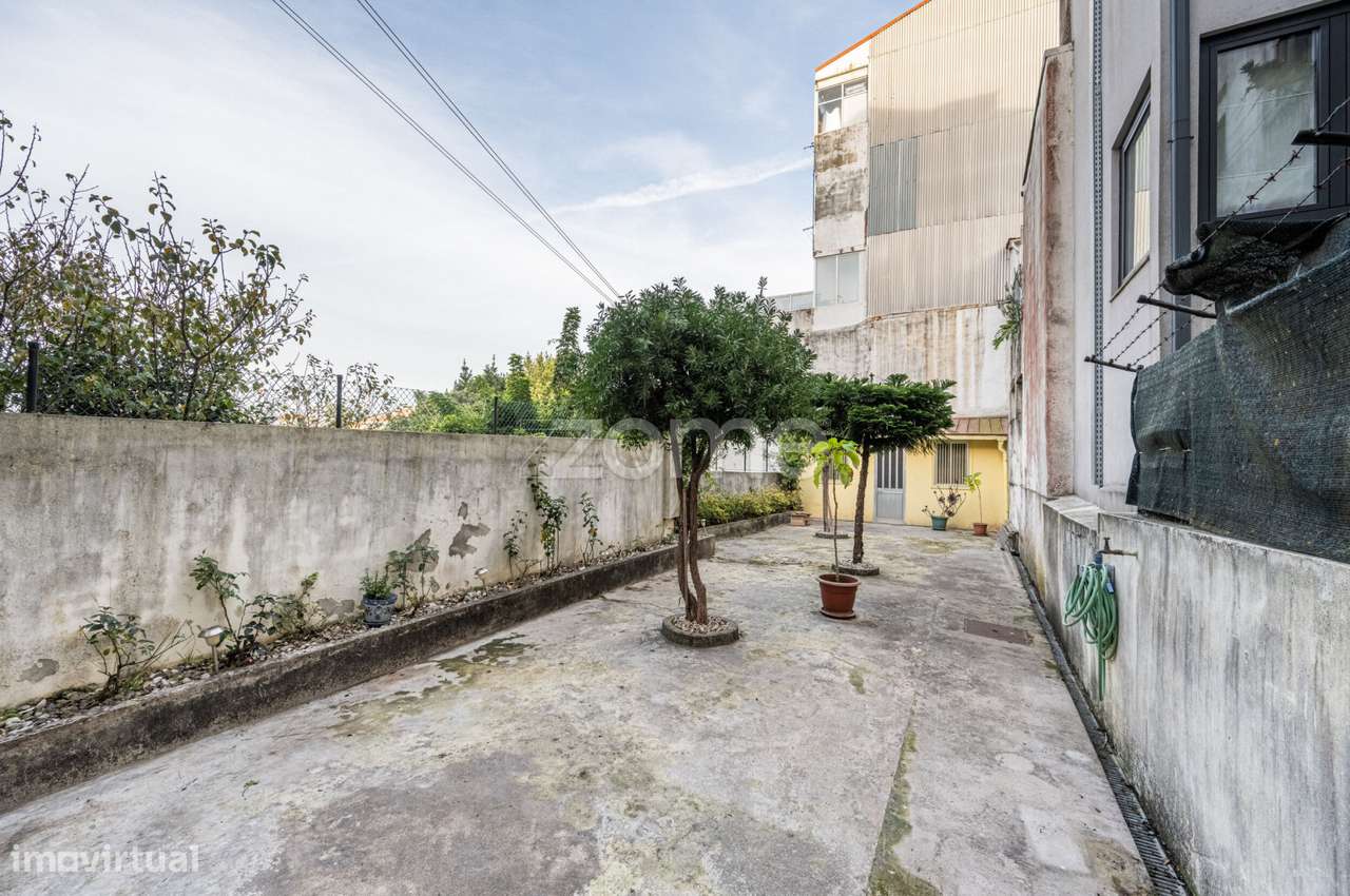 Moradia c/ 2 frações (Apartamento + loja) e logradouro | Paranhos - Grande imagem: 3/34