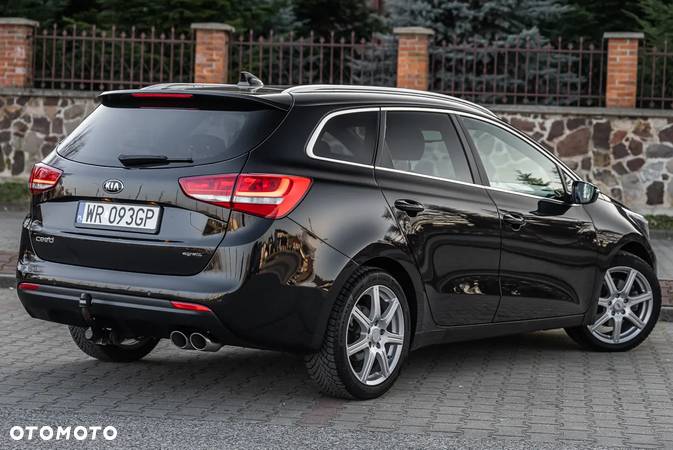 Kia Ceed 1.6 CRDi 136 ISG SW GT Line - 13