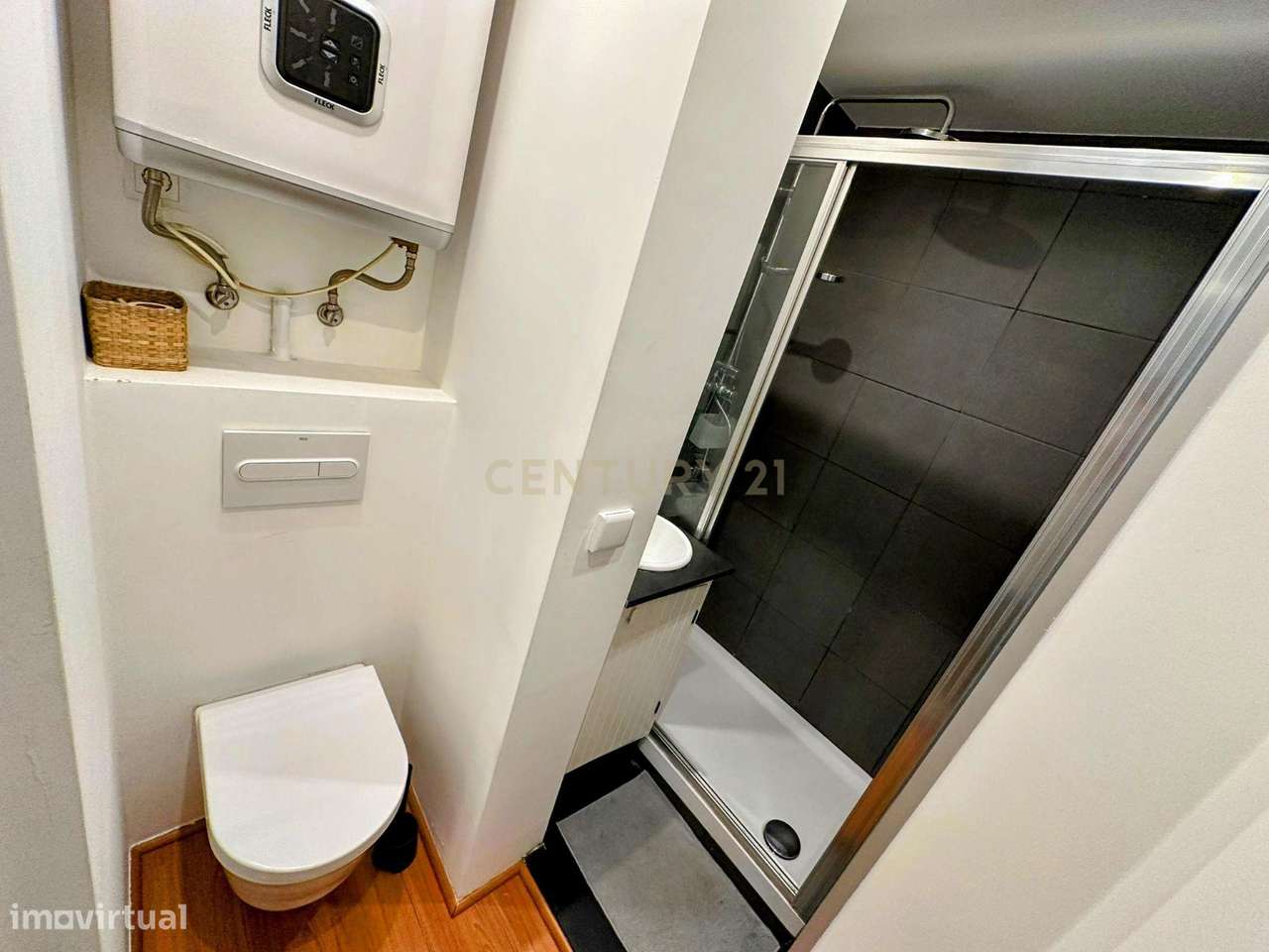 Apartamento T1 transformado em T0 no coração de Lisboa.-15