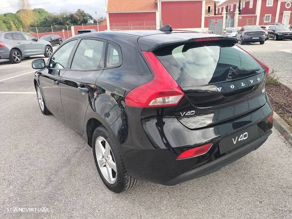 Volvo V40 2.0 D2 Kinetic Geartronic - 4