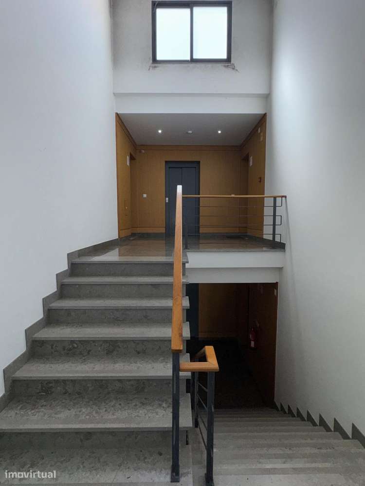 Imóvel de banco :T4 com varanda, garagem em Torres Vedras-6