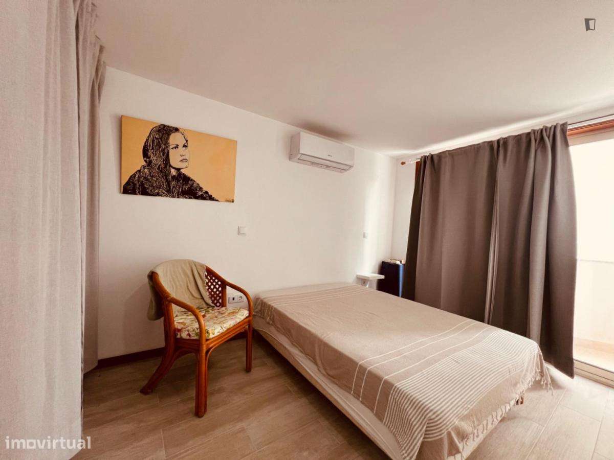 Apartamento com 2 quartos - localizado em Porto - Grande imagem: 5/6